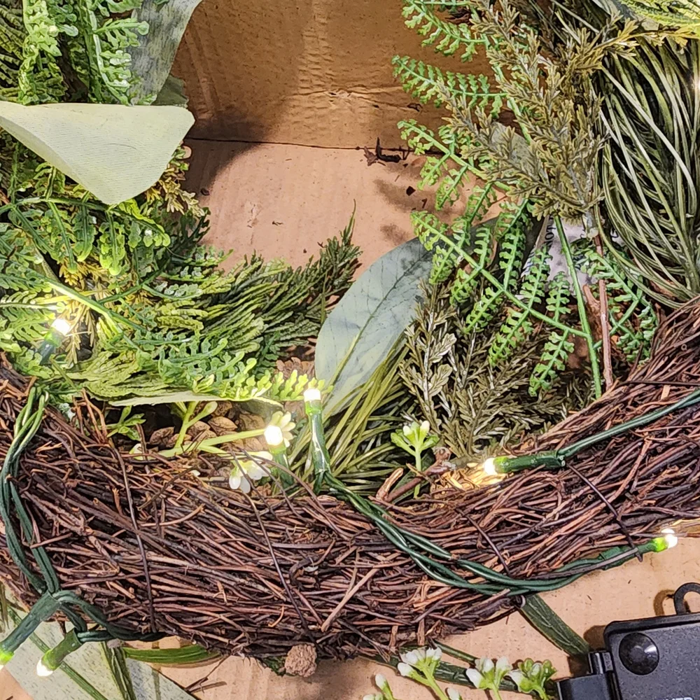 Prelit Green and Brown Wreath with Battery Pack New